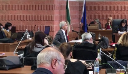 Vendola ai giudici di Taranto: “Ilva unica colpevole dell’inquinamento” Vendola ai giudici di Taranto: “Ilva unica colpevole dell’inquinamento”