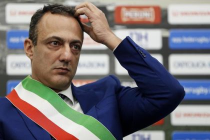 Arrestato per corruzione Marcello De Vito (M5S), presidente del consiglio comunale di Roma “a disposizione dei costruttori Parnasi, Toti e Statuto” item-thumbnail