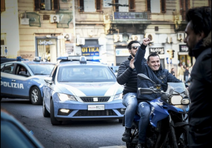 Catturato Marco Di Lauro il “superboss” di Scampia, secondo solo a Matteo Messina Denaro nella classifica dei più pericolosi latitanti del Ministero dell’ Interno Catturato Marco Di Lauro il “superboss” di Scampia, secondo solo a Matteo Messina Denaro nella classifica dei più pericolosi latitanti del Ministero dell’ Interno