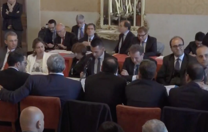 Diretta: il Tavolo Istituzionale Permanente per la riqualificazione di Taranto Diretta: il Tavolo Istituzionale Permanente per la riqualificazione di Taranto