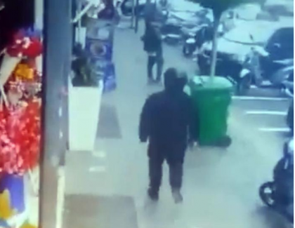 Napoli, arrestato l’uomo che ha sparato alla piccola Noemi. La bimba è sveglia e cosciente Napoli, arrestato l’uomo che ha sparato alla piccola Noemi. La bimba è sveglia e cosciente