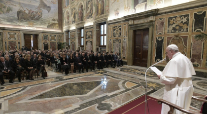 La lezione di Papa Francesco alla politica ed ai giornalisti item-thumbnail