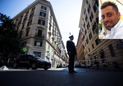 Carabiniere ucciso a coltellate nella notte in centro a Roma. Uno dei due americani fermati confessa: “sono stato io” Carabiniere ucciso a coltellate nella notte in centro a Roma. Uno dei due americani fermati confessa: “sono stato io”