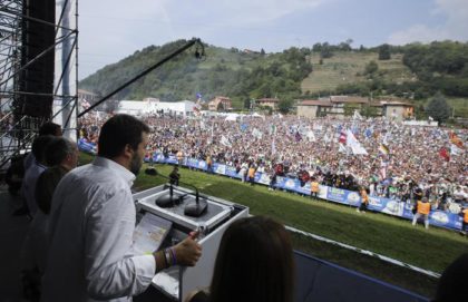 Pontida. Salvini: “Questa è l’Italia che vincerà: mai a sinistra, mai col Pd” Pontida. Salvini: “Questa è l’Italia che vincerà: mai a sinistra, mai col Pd”