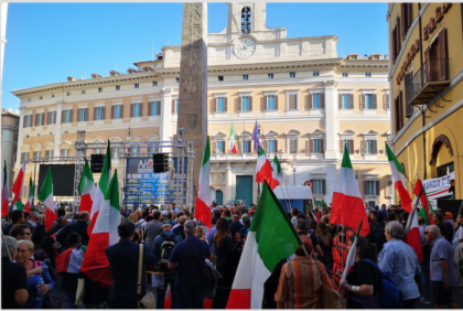 Lega e Fratelli d’Italia in piazza a Montecitorio manifestano contro il Conte bis: “In nome del popolo sovrano” Lega e Fratelli d’Italia in piazza a Montecitorio manifestano contro il Conte bis: “In nome del popolo sovrano”
