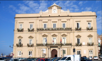 Baldassari e Nilo: “La holding Kyma solo fumo negli occhi. Obbligatorio il passaggio in consiglio comunale” Baldassari e Nilo: “La holding Kyma solo fumo negli occhi. Obbligatorio il passaggio in consiglio comunale”