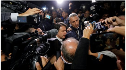 Ressa all’arrivo del premier Conte a Taranto. “Cosa volete, la chiusura ?” Ressa all’arrivo del premier Conte a Taranto. “Cosa volete, la chiusura ?”