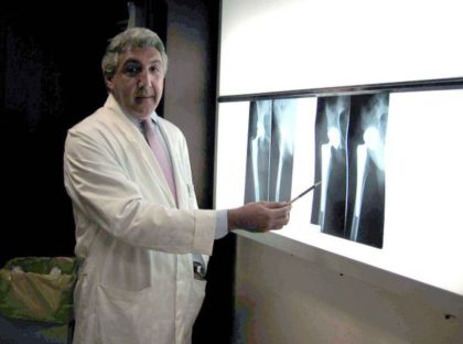 Bancarotta fraudolenta, riciclaggio e concussione. Arrestato dalla Finanza un noto medico di Napoli Bancarotta fraudolenta, riciclaggio e concussione. Arrestato dalla Finanza un noto medico di Napoli