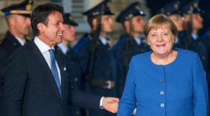 Salvini telefona a Mattarella. Il discorso di Conte in Tv un «fatto gravissimo» Salvini telefona a Mattarella. Il discorso di Conte in Tv un «fatto gravissimo»