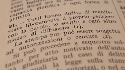 Un magistrato (sua sorella è senatore Pd) attacca Enrico Mentana. “Su Conte sbaglia”. Il Csm tace… item-thumbnail