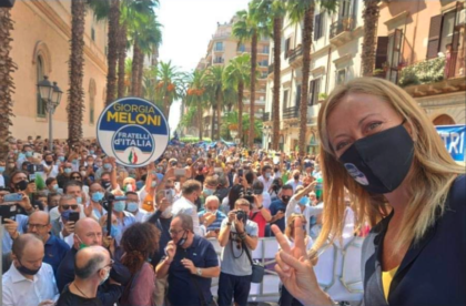 Giorgia Meloni e Raffaele Fitto conquistano Taranto Giorgia Meloni e Raffaele Fitto conquistano Taranto
