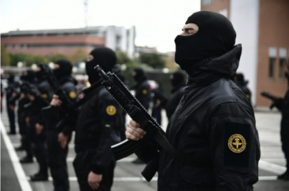 Consegnata la Bandiera di Guerra al G.I.S.- Gruppo di Intervento Speciale dell’Arma dei Carabinieri Consegnata la Bandiera di Guerra al G.I.S.- Gruppo di Intervento Speciale dell’Arma dei Carabinieri