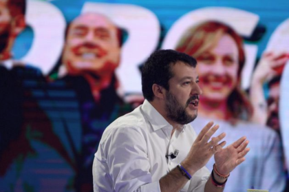 Salvini deve scegliere: restare capo o diventare leader item-thumbnail