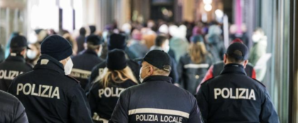 Task force con 70 mila agenti in strade e stazioni per le festività natalizie Task force con 70 mila agenti in strade e stazioni per le festività natalizie