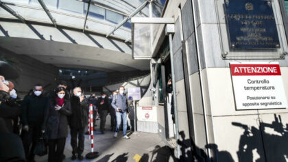 Inchiesta nomine Comune di Roma, il Pg chiede la condanna a 10 mesi alla sindaca Raggi, il Tribunale la assolve item-thumbnail