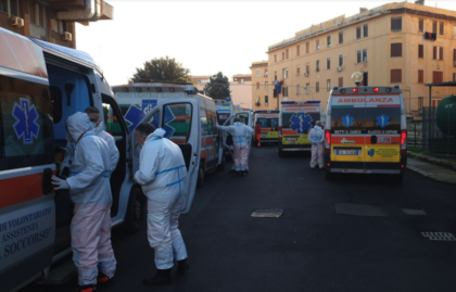 LOPALCO FESTEGGIA 10MILA SOMMINISTRAZIONI DEL VACCINO ANTICOVID MA NON DICE NULLA DELLA FILA DI AUTOAMBULANZE DELL’OSPEDALE A TARANTO item-thumbnail