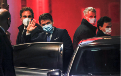 GOVERNO CONTE: AL SENATO FIDUCIA RISICATA PER GOVERNARE. E SALE AL COLLE item-thumbnail
