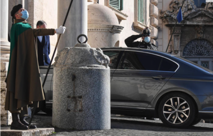 Le dimissioni di Conte al Quirinale da Mattarella. A seguire incontro con Casellati e Fico item-thumbnail