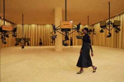 LA MODA VIVE UNA REALTA’ VIRTUALE SENZA TEMPO LA MODA VIVE UNA REALTA’ VIRTUALE SENZA TEMPO