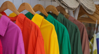 LA MODA ALLA RICERCA DI SOLUZIONI ETICHE ED ECOLOGICHE LA MODA ALLA RICERCA DI SOLUZIONI ETICHE ED ECOLOGICHE