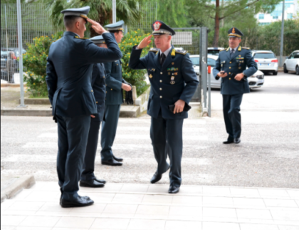 VISITA ISPETTIVA DEL GEN. MATTANA COMANDANTE REGIONALE PUGLIA ALLA COMPAGNIA DI TARANTO. VISITA ISPETTIVA DEL GEN. MATTANA COMANDANTE REGIONALE PUGLIA ALLA COMPAGNIA DI TARANTO.