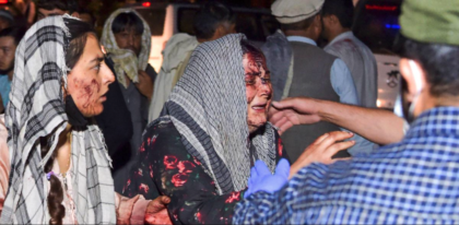 ATTACCO KAMIKAZE DEI TERRORISTI DELL’ ISIS ALL’AEROPORTO DI KABUL: 100 FERITI 60 MORTI FRA I QUALI 12 MILITARI USA ATTACCO KAMIKAZE DEI TERRORISTI DELL’ ISIS ALL’AEROPORTO DI KABUL: 100 FERITI 60 MORTI FRA I QUALI 12 MILITARI USA
