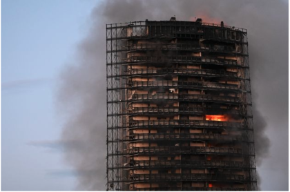 L’ALLARME VIA CHAT E PORTA A PORTA, ECCO COME NON CI SONO STATE VITTIME NELL’INCENDIO DI MILANO L’ALLARME VIA CHAT E PORTA A PORTA, ECCO COME NON CI SONO STATE VITTIME NELL’INCENDIO DI MILANO