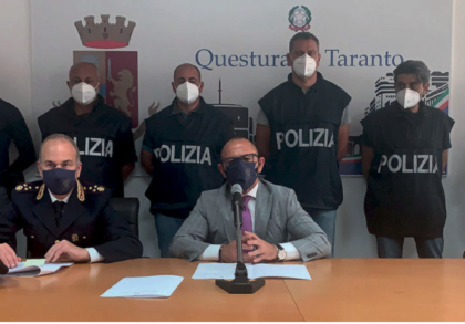 LA POLIZIA DI STATO ARRESTA COSIMO CESARIO NOTO COME “GIAPPONE E PONE FINE ALLA SUA LATITANZA LA POLIZIA DI STATO ARRESTA COSIMO CESARIO NOTO COME “GIAPPONE E PONE FINE ALLA SUA LATITANZA