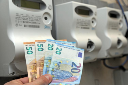 COME EVITARE LA STANGATA ED AUMENTO DELLA BOLLETTA ELETTRICA COME EVITARE LA STANGATA ED AUMENTO DELLA BOLLETTA ELETTRICA