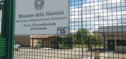 GUERRA DI CAMORRA: DETENUTO SPARA NEL CARCERE DI FROSINONE GUERRA DI CAMORRA: DETENUTO SPARA NEL CARCERE DI FROSINONE