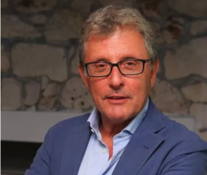 Il ginecologo barese Giovanni Miniello cerca di sfuggire alla radiazione chiedendo la propria cancellazione dall’ albo dei medici Il ginecologo barese Giovanni Miniello cerca di sfuggire alla radiazione chiedendo la propria cancellazione dall’ albo dei medici