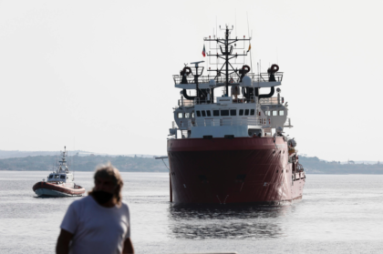 La nave Ocean Viking sottoposta a fermo amministrativo dalla Guardia Costiera